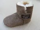 0766 baby-ugg_sheepskin-baby-booties-brown-3.webp