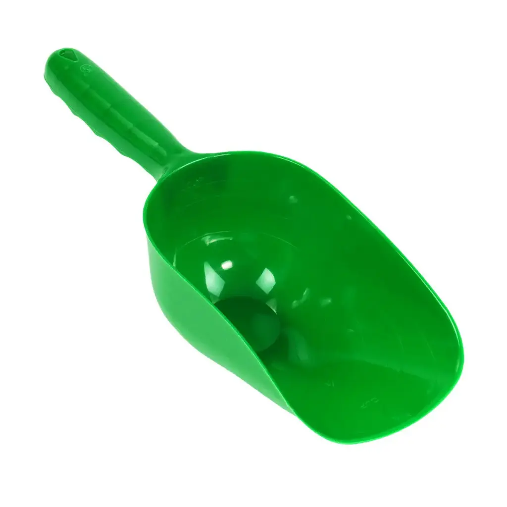  Green Plastic Feed/Seed Scoop 2 Cup Capacity