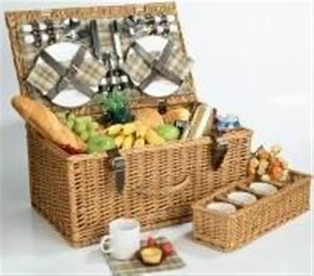  Wicker Picnic Basket 4 Person with Coffee Mugs & Wine Glasses