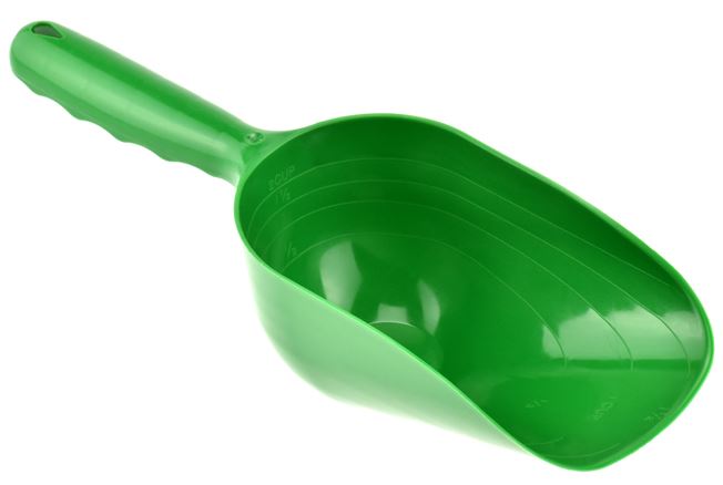 Green Plastic Feed/Seed Scoop 2 Cup Capacity
